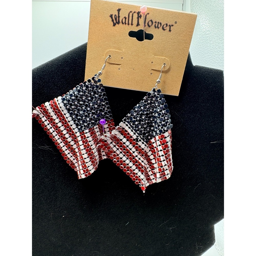 Wallflower US Flag Mesh Dangle Earrings